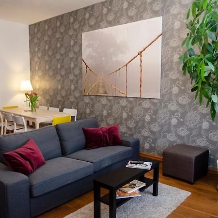 The Republic Garden Hostel Praha Bagian luar foto
