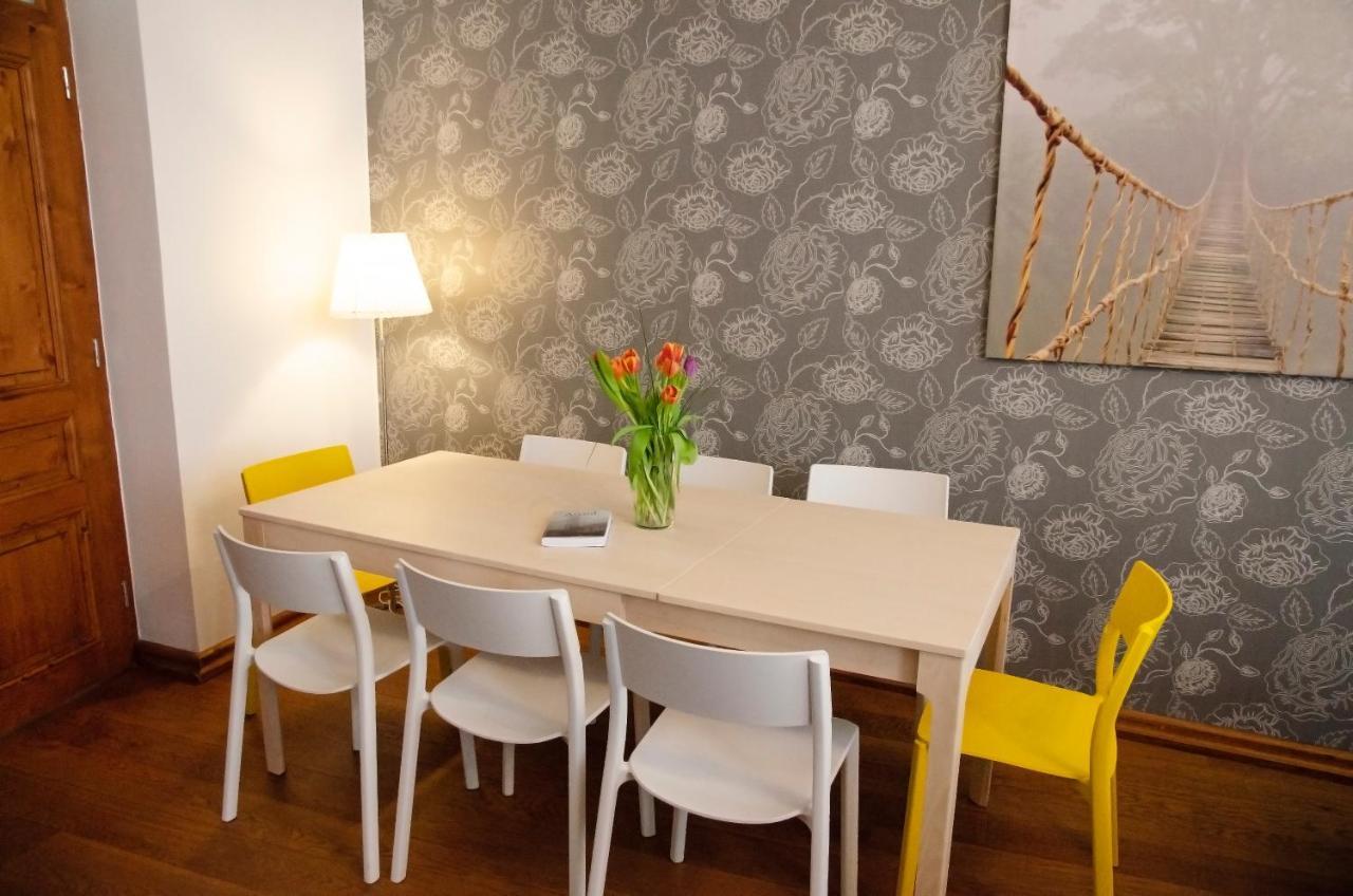 The Republic Garden Hostel Praha Bagian luar foto